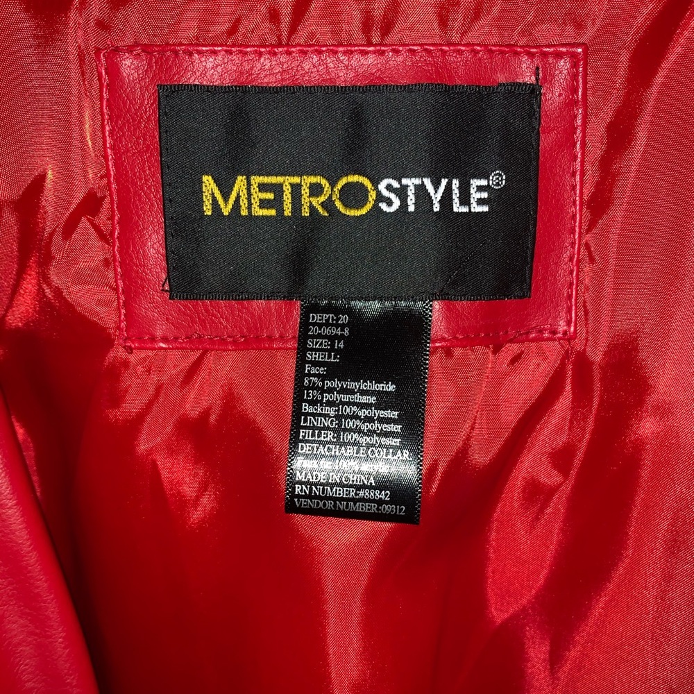 Red jacket - Picture 3 of 3